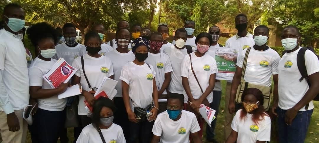 Les ambassadeurs QGJEUNE s'investissent avec les jeunes de Fada Ngourma auprès de la mairie