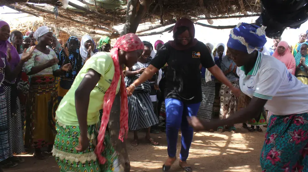 Réponse humanitaire : Des clubs pour redonner espoir à des jeunes filles touchées par la crise au Burkina Faso