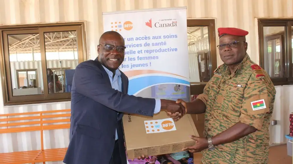 L’UNFPA offre du matériel médico-technique au Centre de santé des armées pour assurer la continuité des services en faveur des populations vulnérables